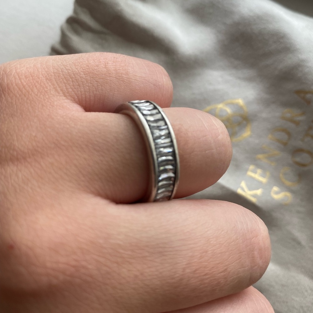 kendra scott gold band ring with white crystal